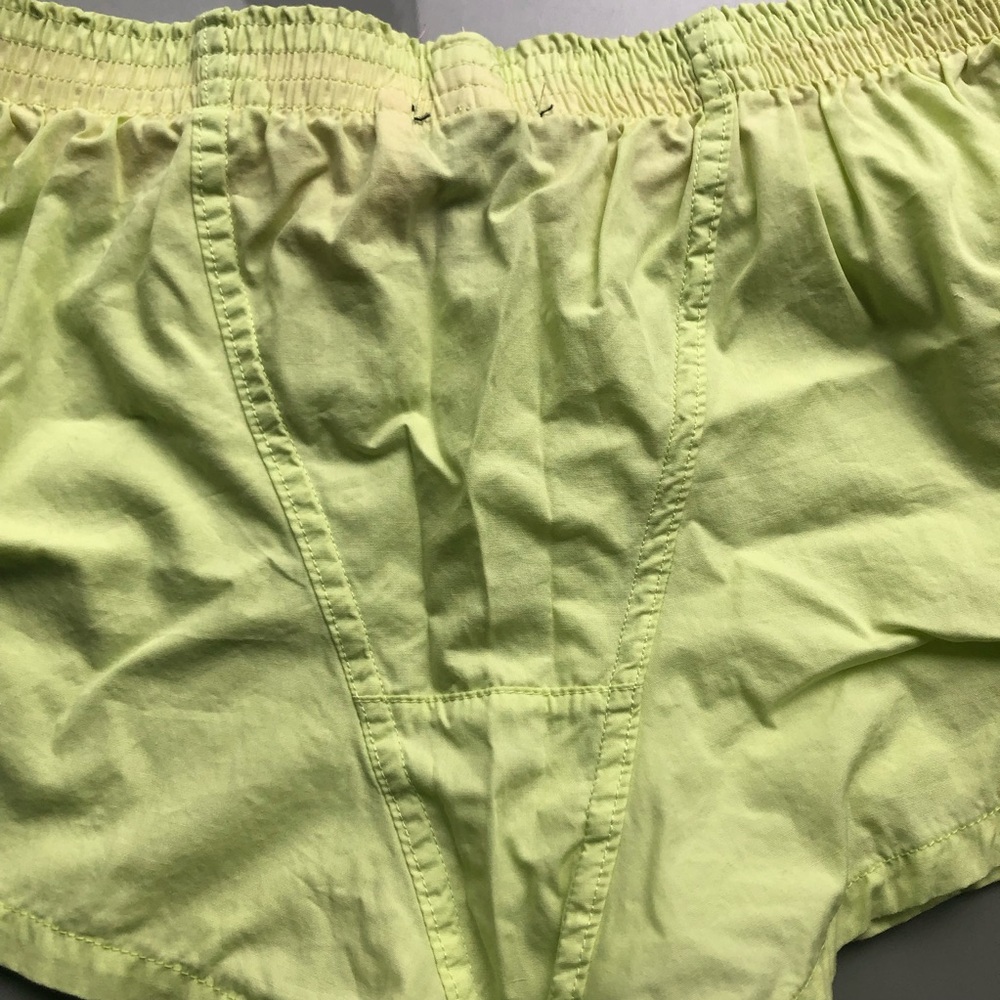 NWOT Women's Blue and Yellow Pajama Short Set - Picture 4 of 10